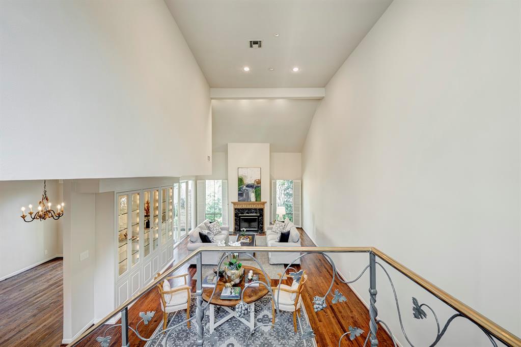 10 S Briar Hollow Lane # 49