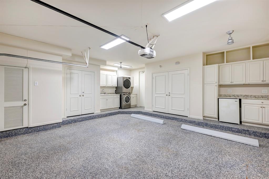 10 S Briar Hollow Lane # 49