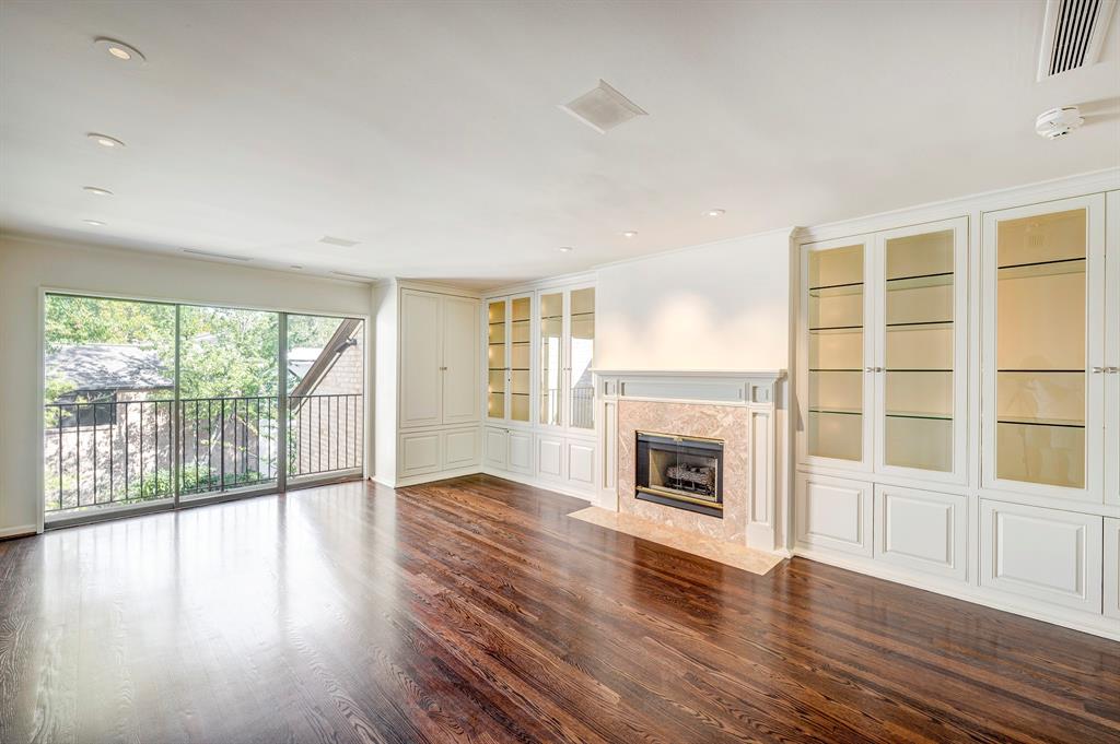 10 S Briar Hollow Lane # 49