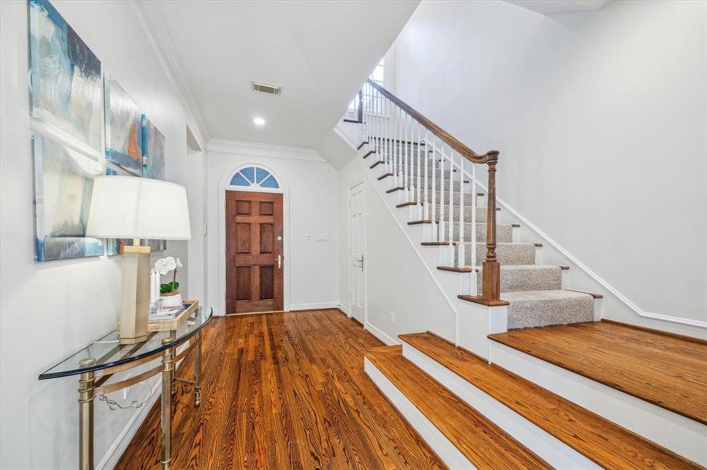 2711 Wroxton Road