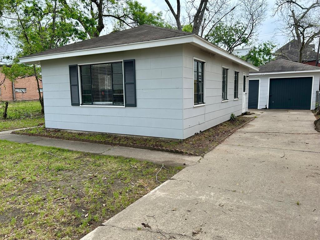 322 W 27th Street
