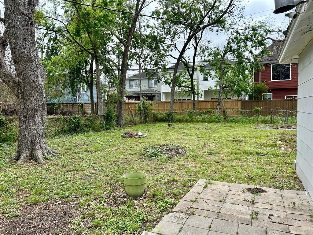 322 W 27th Street