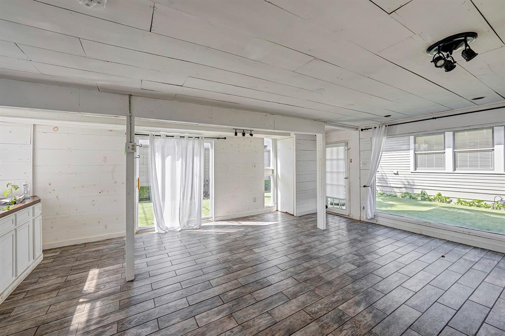 1633 W Main Street