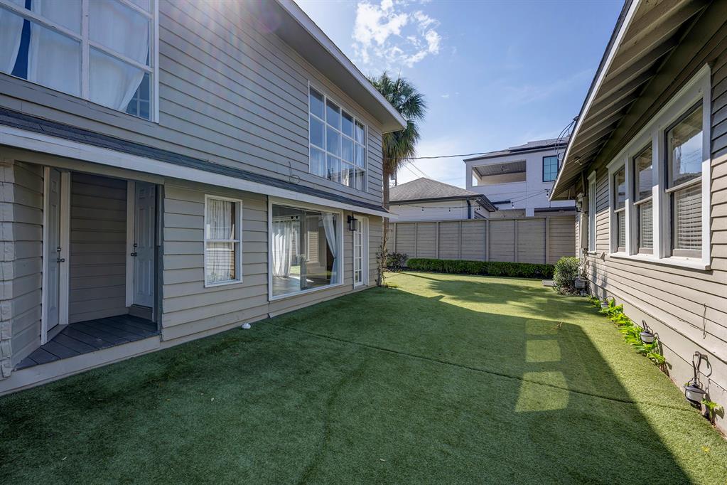 1633 W Main Street