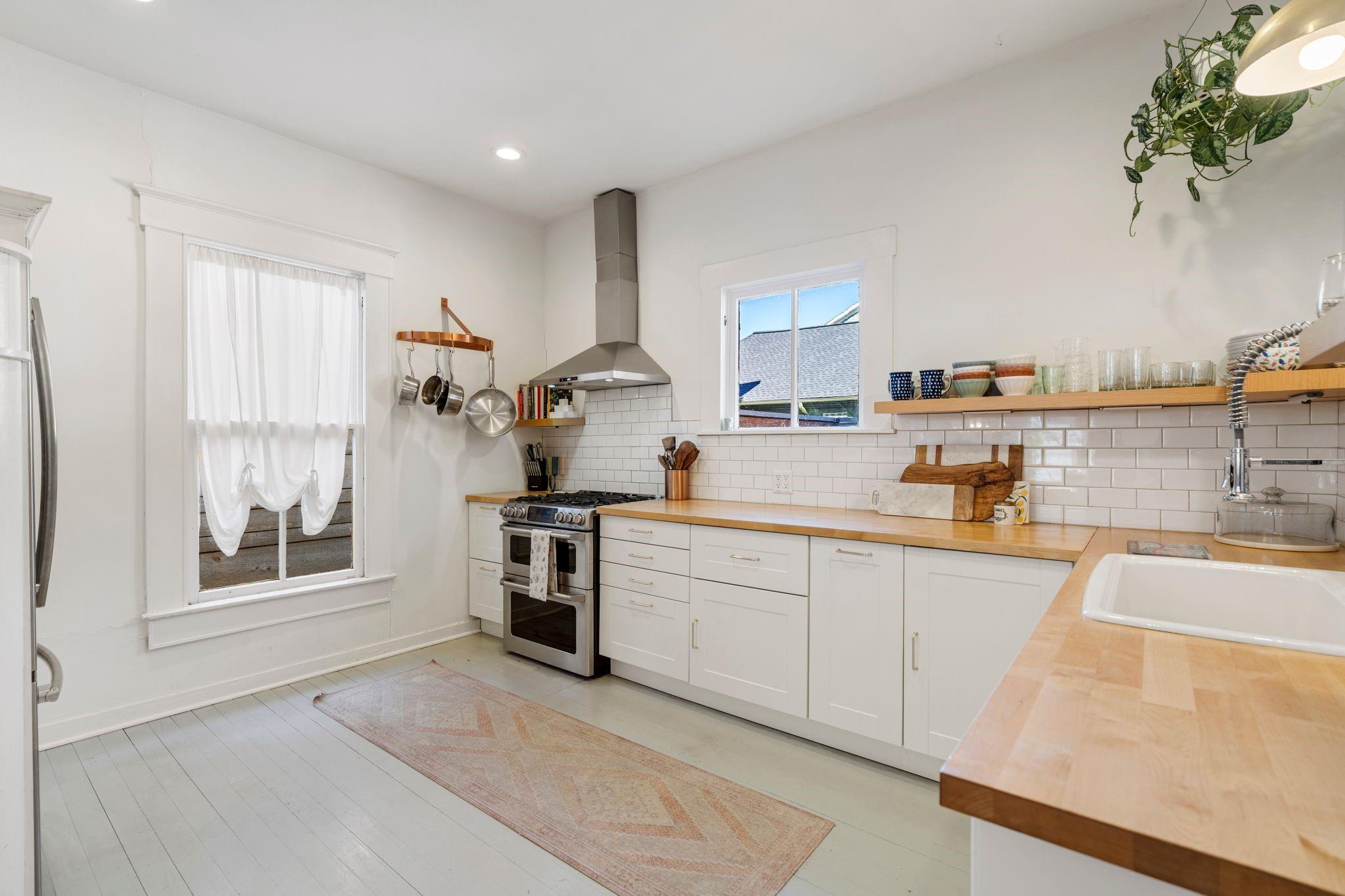 721 W 12th Street