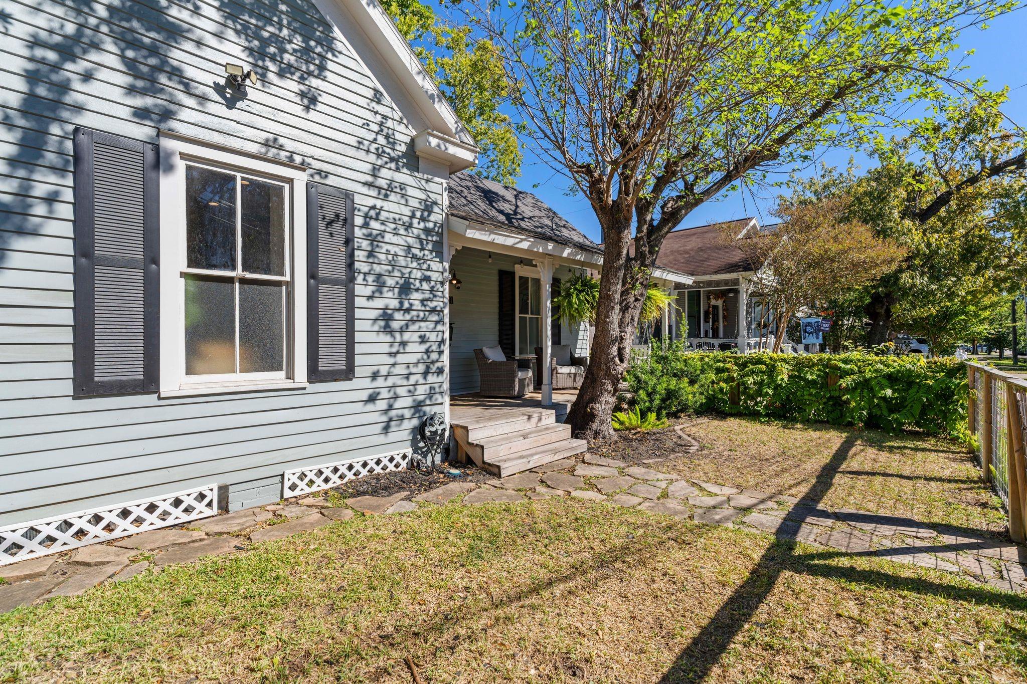 721 W 12th Street