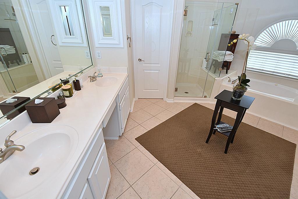2139 Stacy Knoll