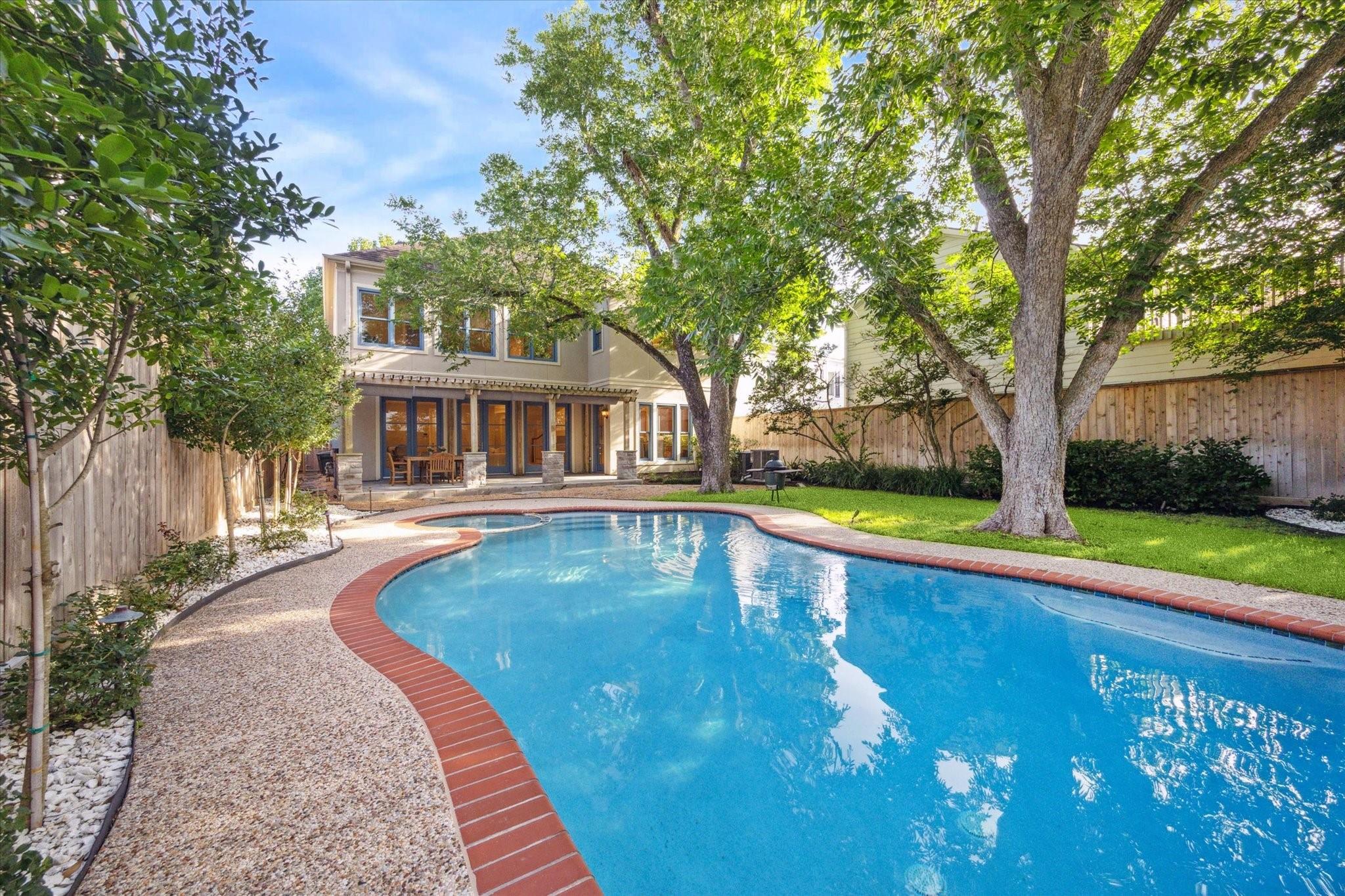 3614 University Boulevard