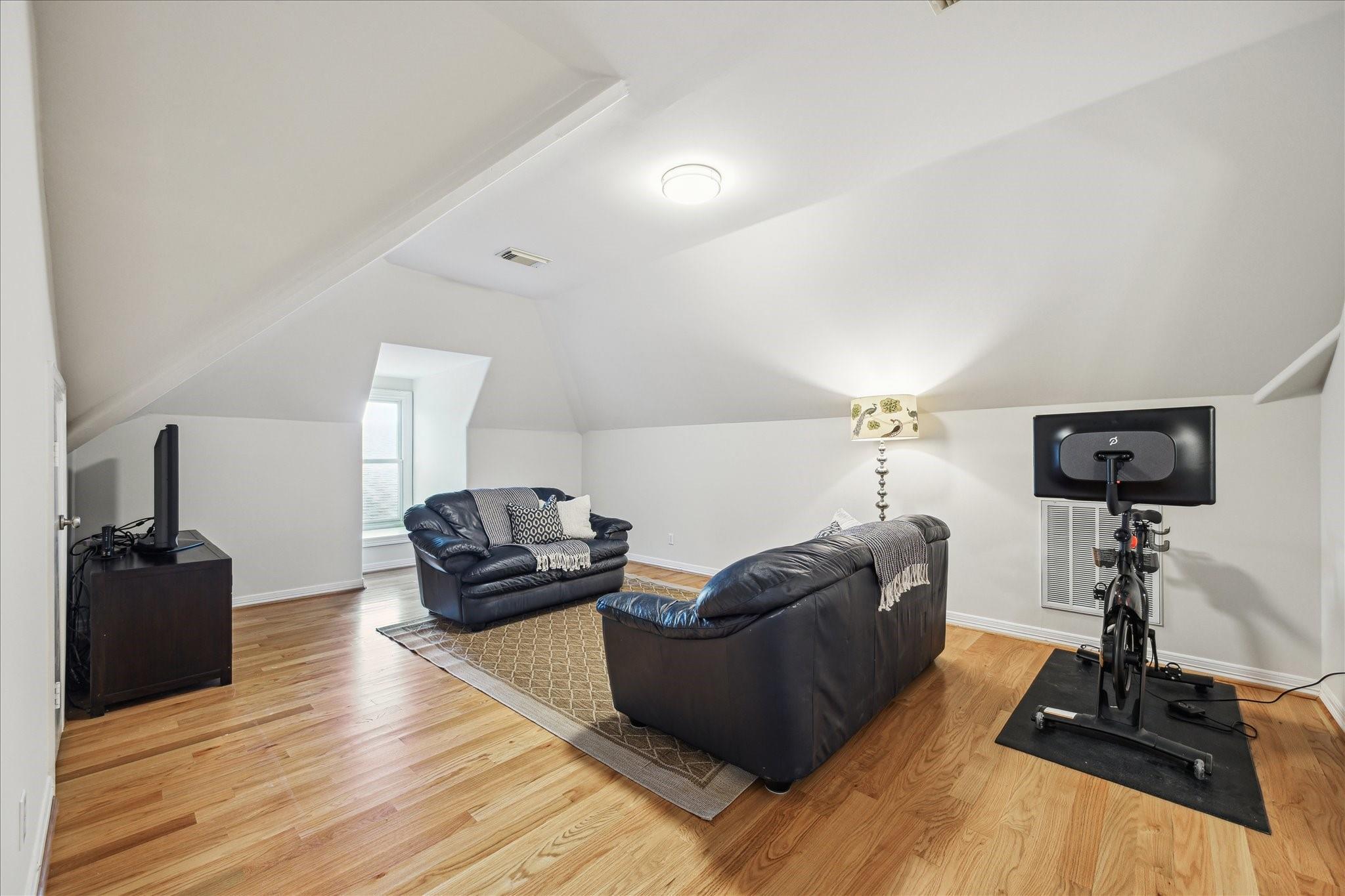 3614 University Boulevard