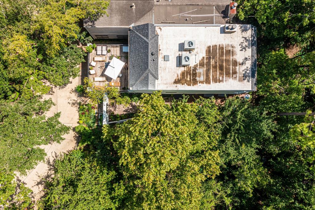 10 S Briar Hollow Lane # 30