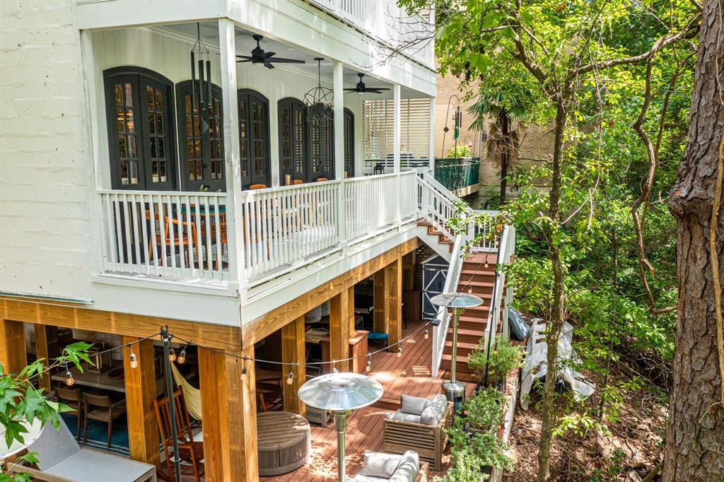 10 S Briar Hollow Lane # 30