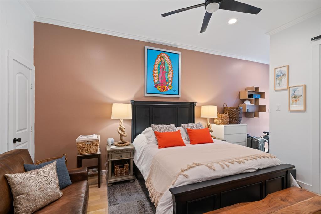 10 S Briar Hollow Lane # 30