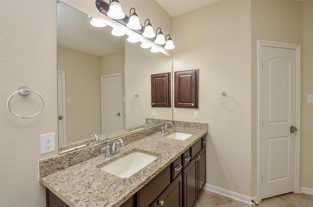 8946 Summer Iris Trail