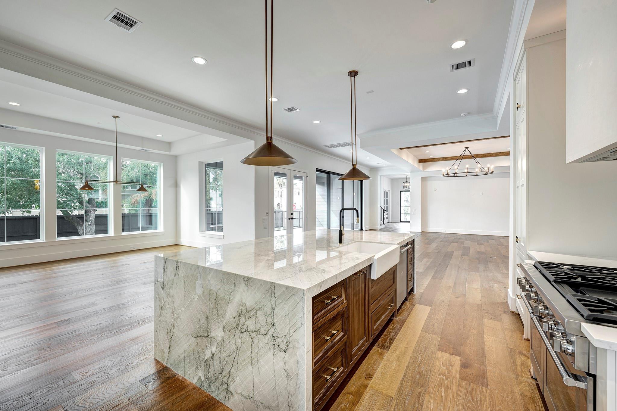 4043 Blue Bonnet Boulevard