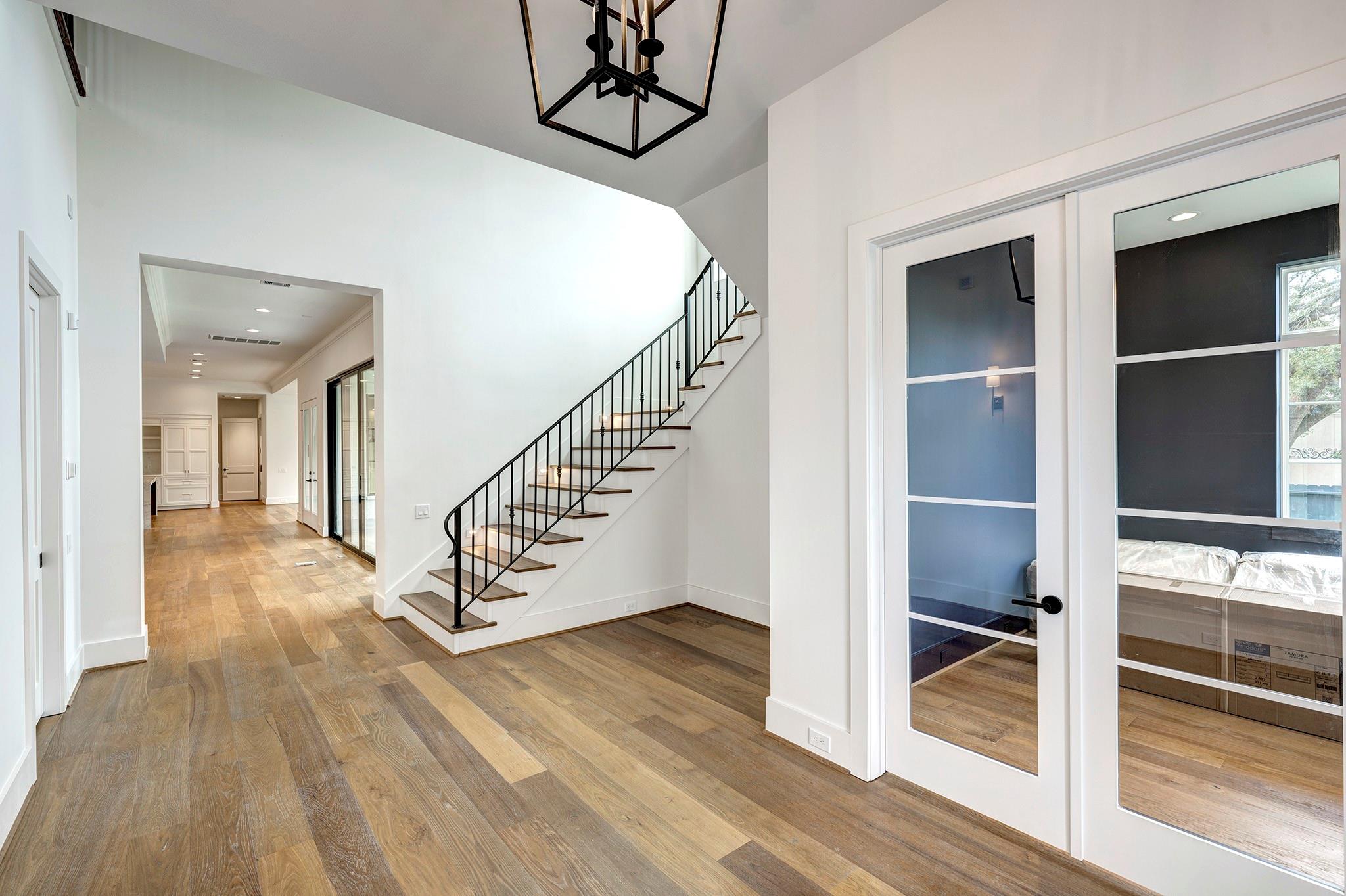 4043 Blue Bonnet Boulevard