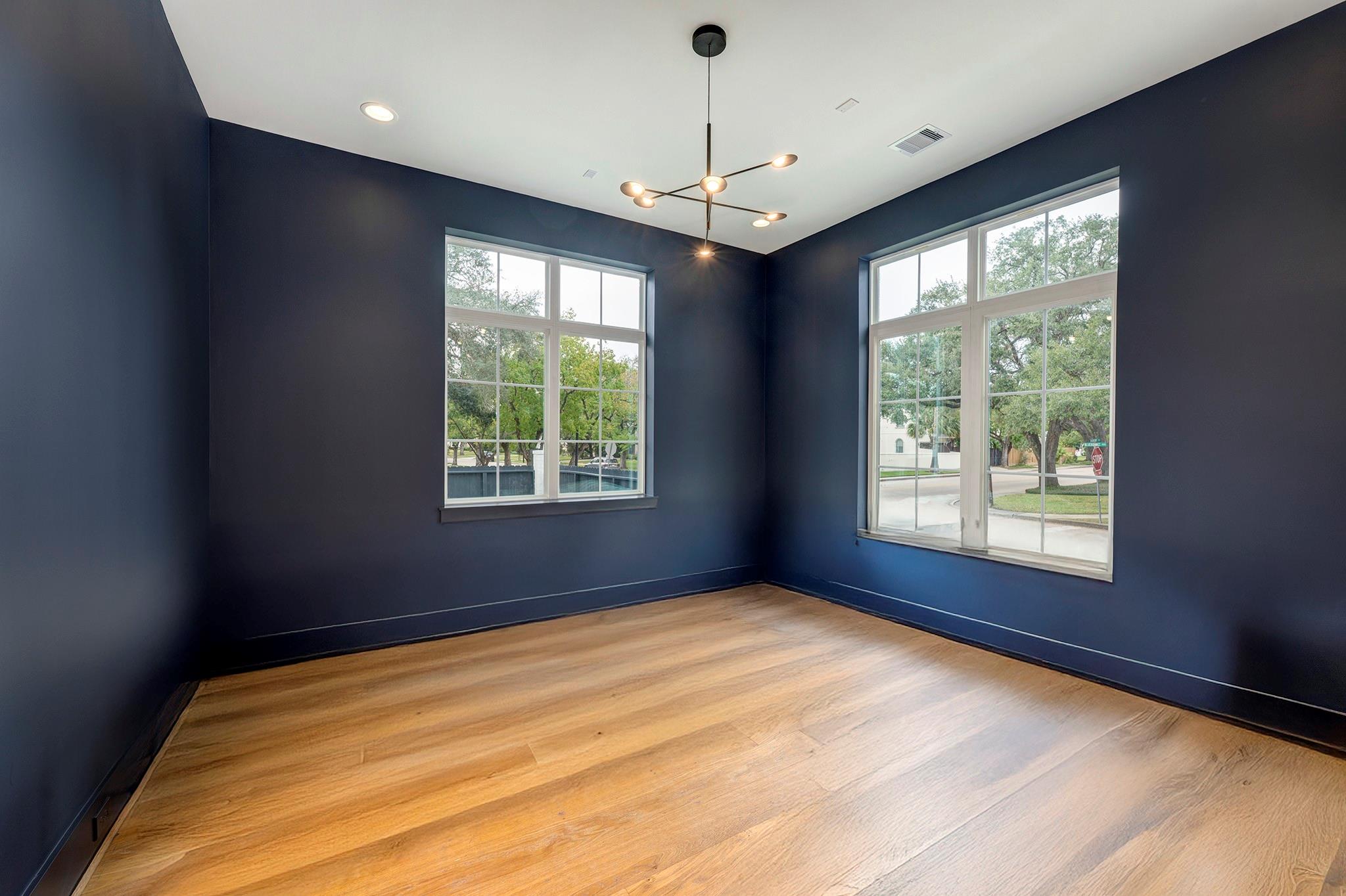 4043 Blue Bonnet Boulevard