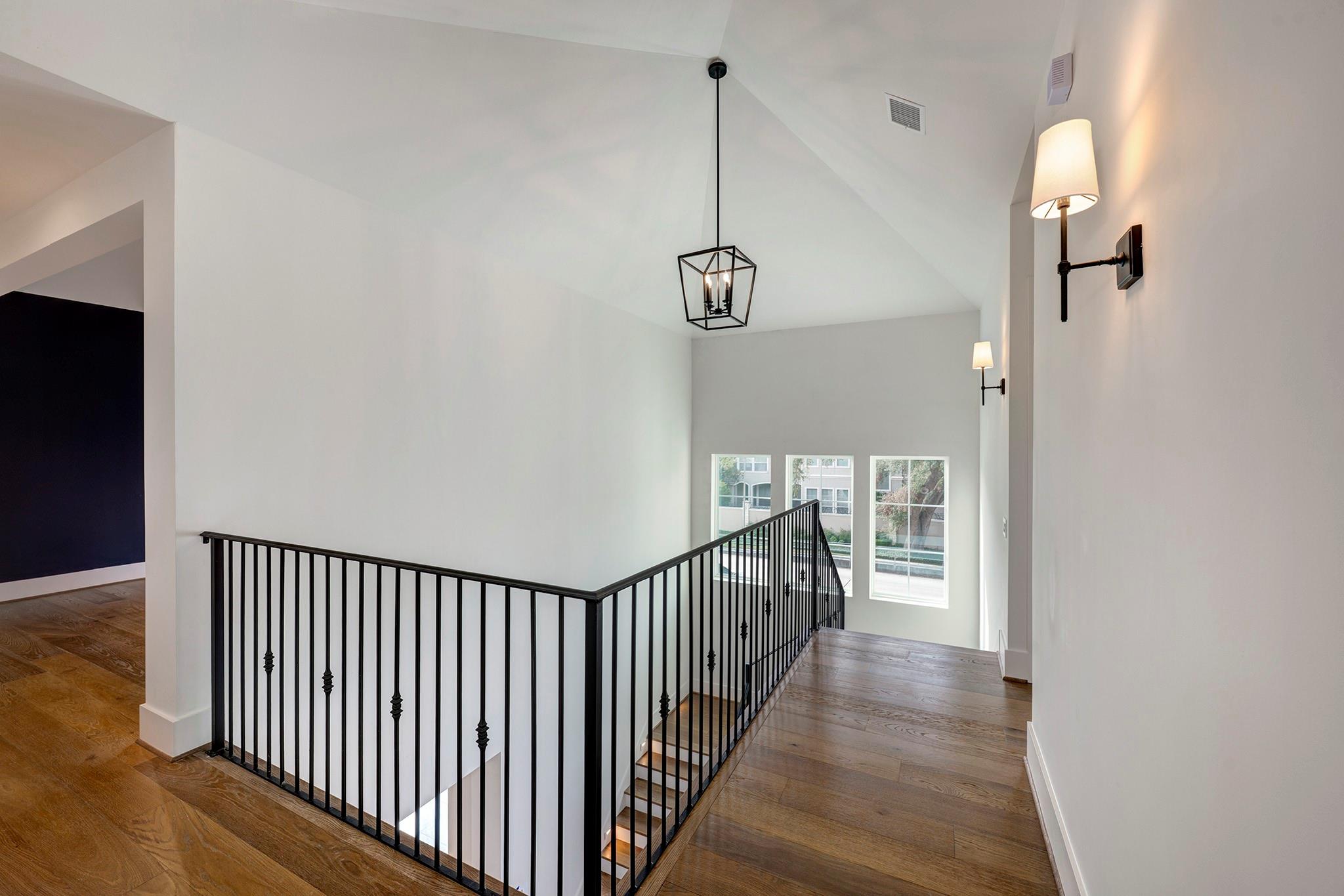 4043 Blue Bonnet Boulevard