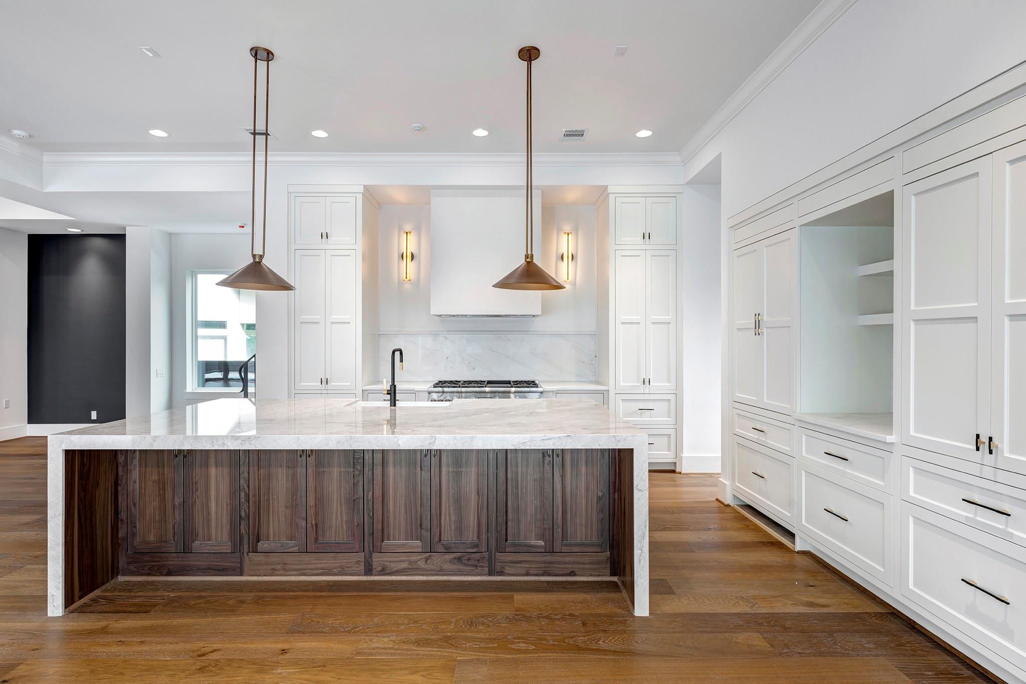 4043 Blue Bonnet Boulevard