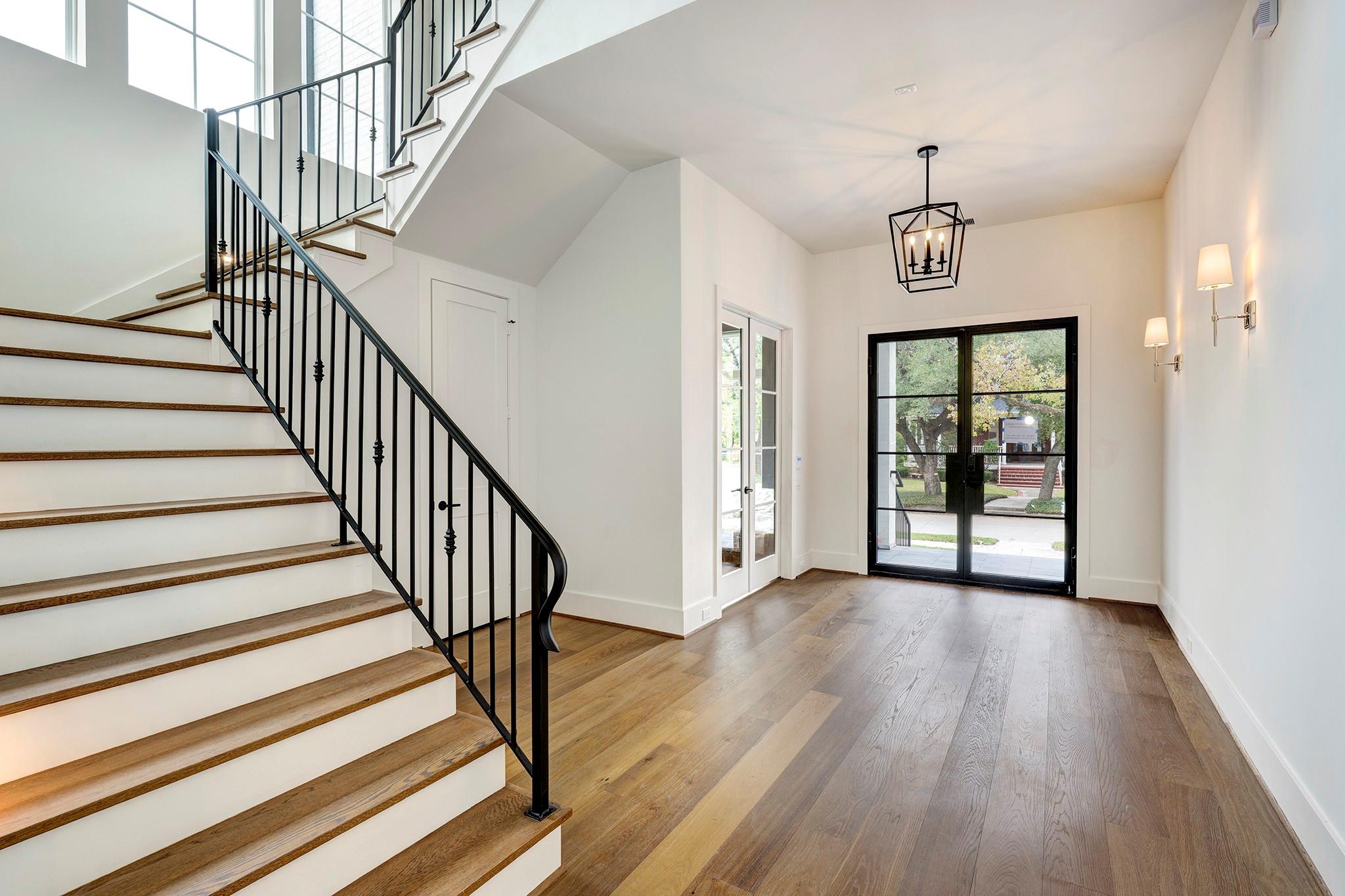 4043 Blue Bonnet Boulevard