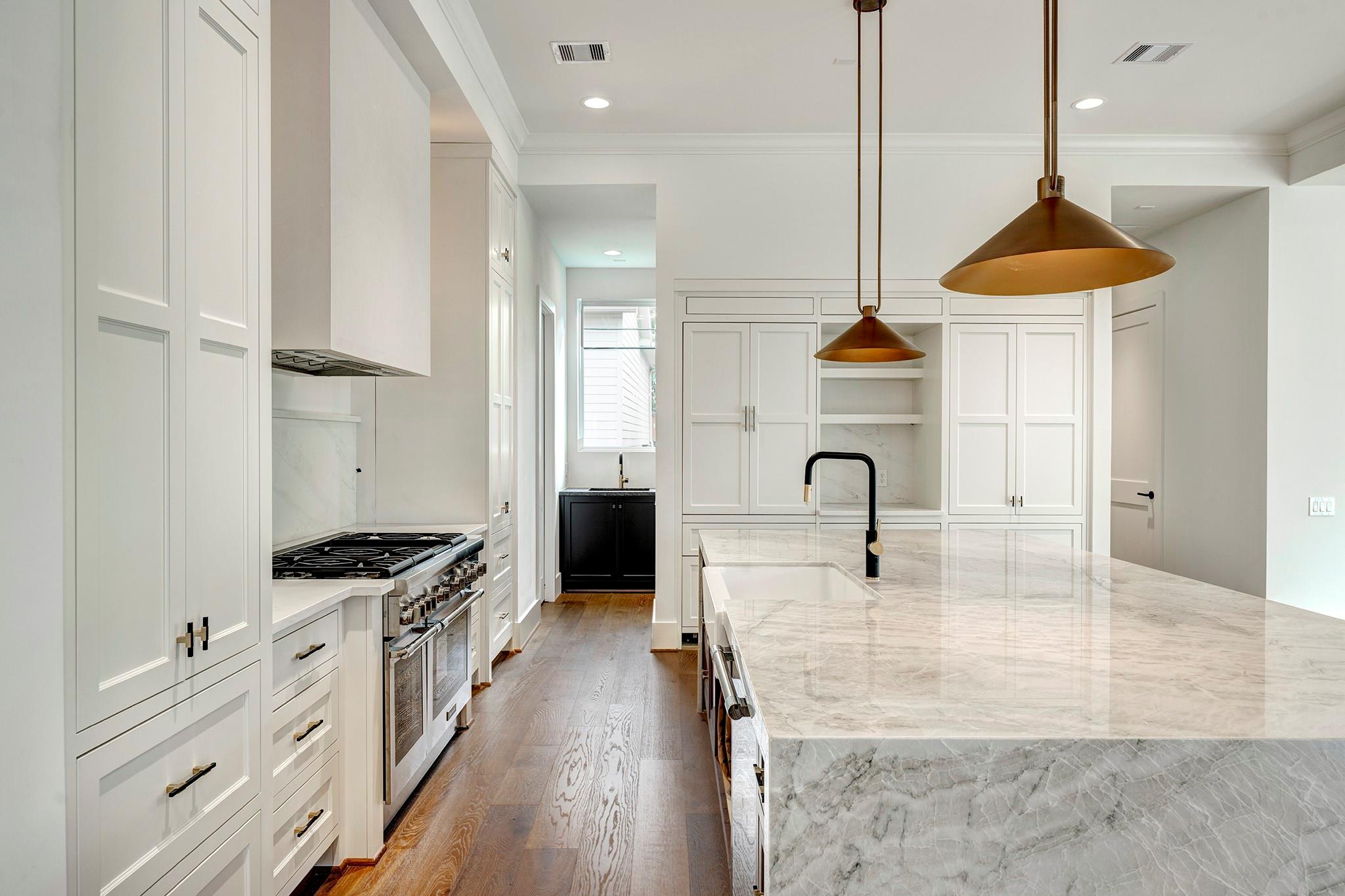 4043 Blue Bonnet Boulevard