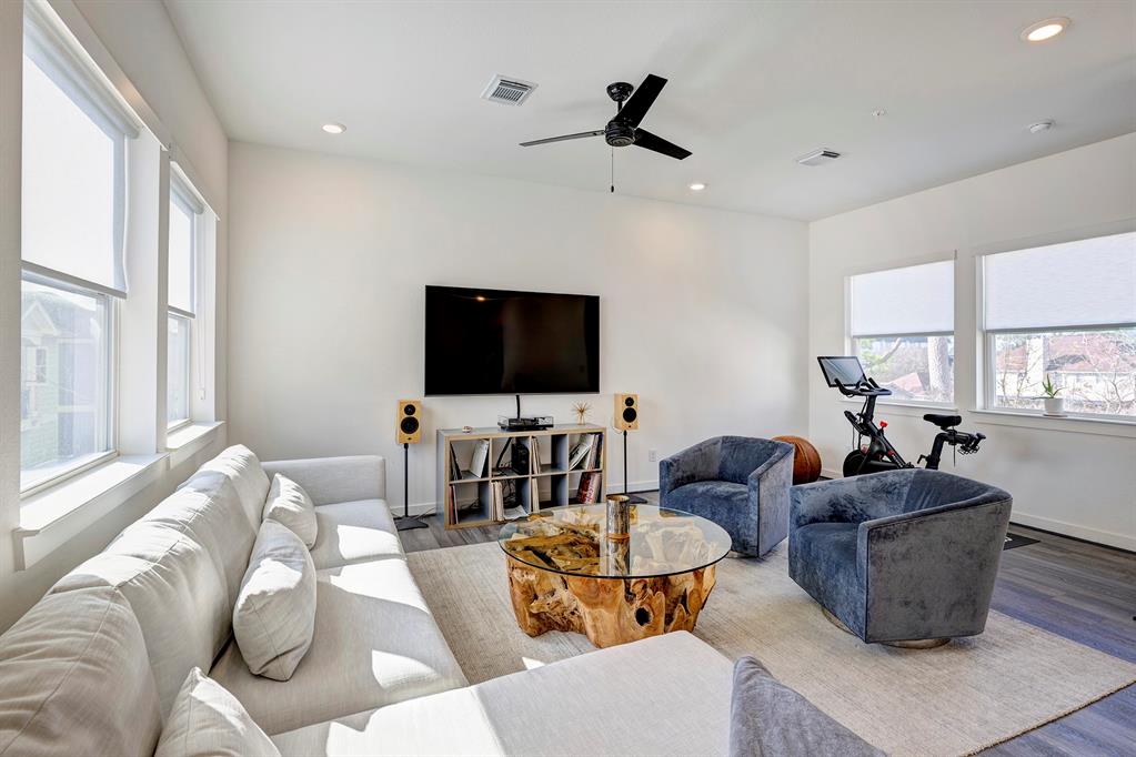 1422 W 23rd Street # C