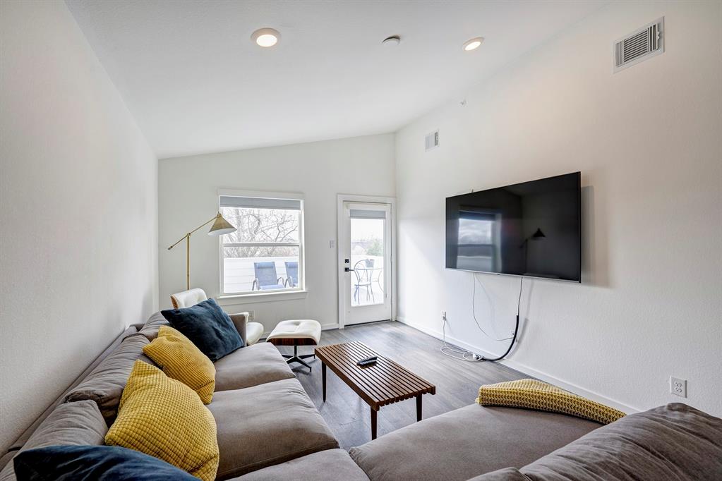 1422 W 23rd Street # C