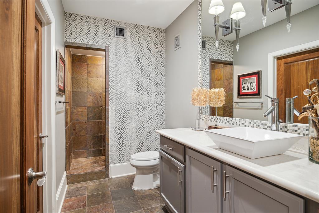 1005 S Shepherd Drive # 202