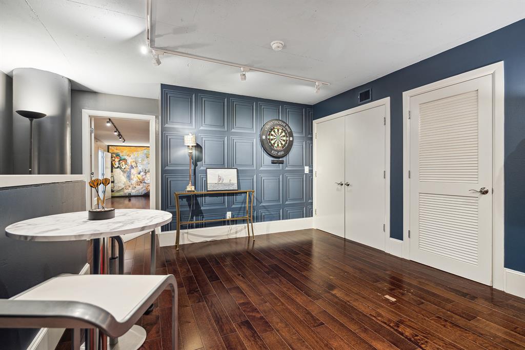 1005 S Shepherd Drive # 202