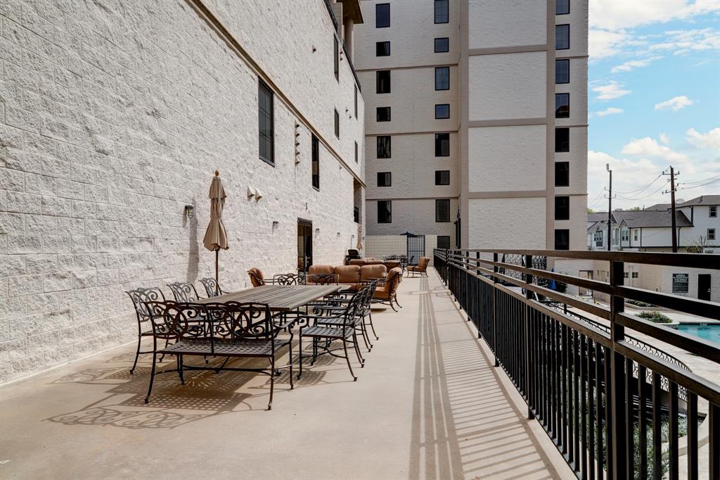 1005 S Shepherd Drive # 202