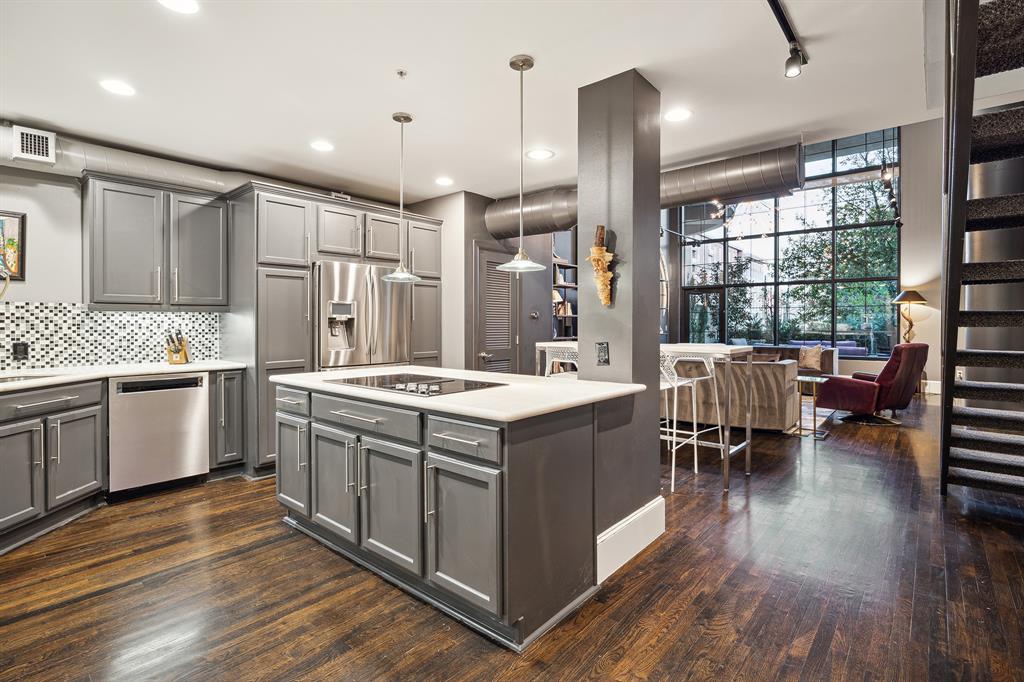 1005 S Shepherd Drive # 202
