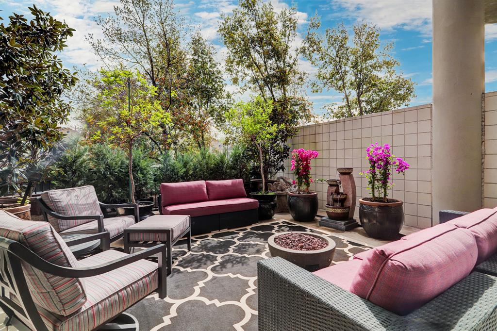 1005 S Shepherd Drive # 202