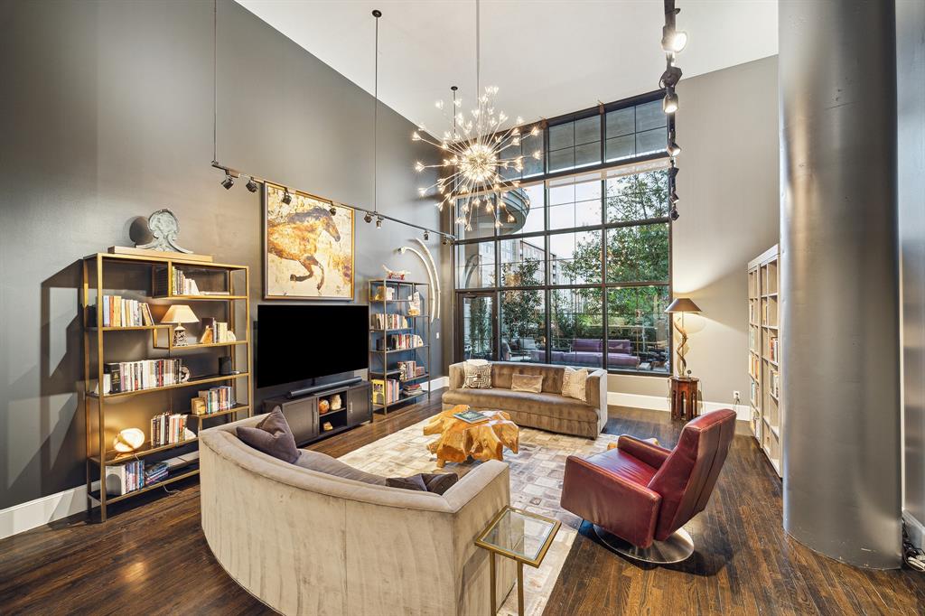 1005 S Shepherd Drive # 202