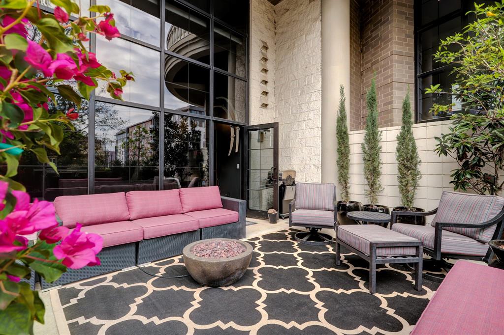 1005 S Shepherd Drive # 202