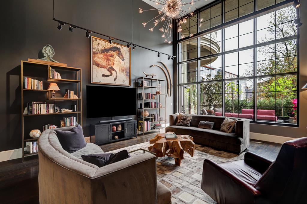 1005 S Shepherd Drive # 202
