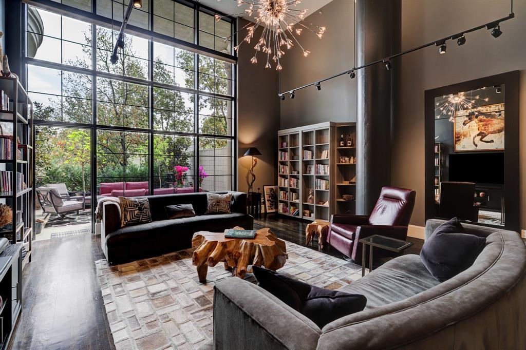 1005 S Shepherd Drive # 202