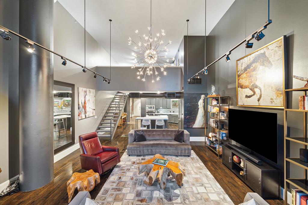 1005 S Shepherd Drive # 202
