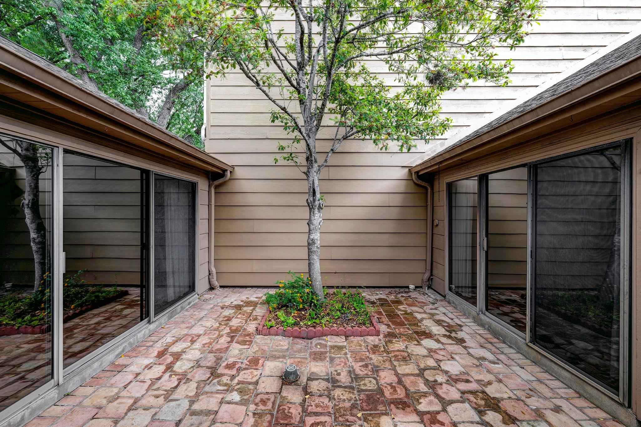 9943 Kemp Forest Drive