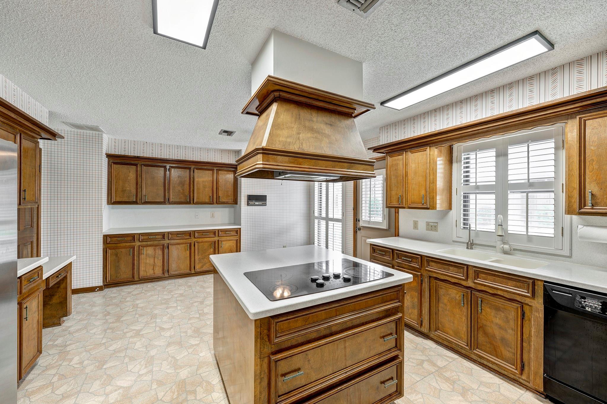 9943 Kemp Forest Drive