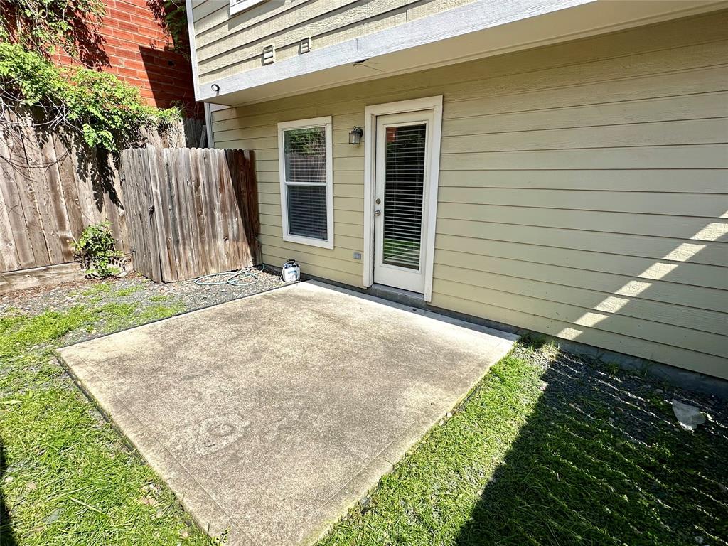 3121 Dallas Street