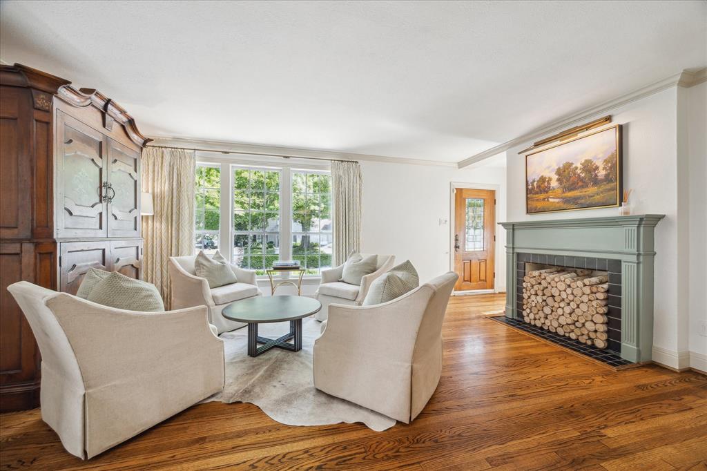 2618 Sunset Boulevard