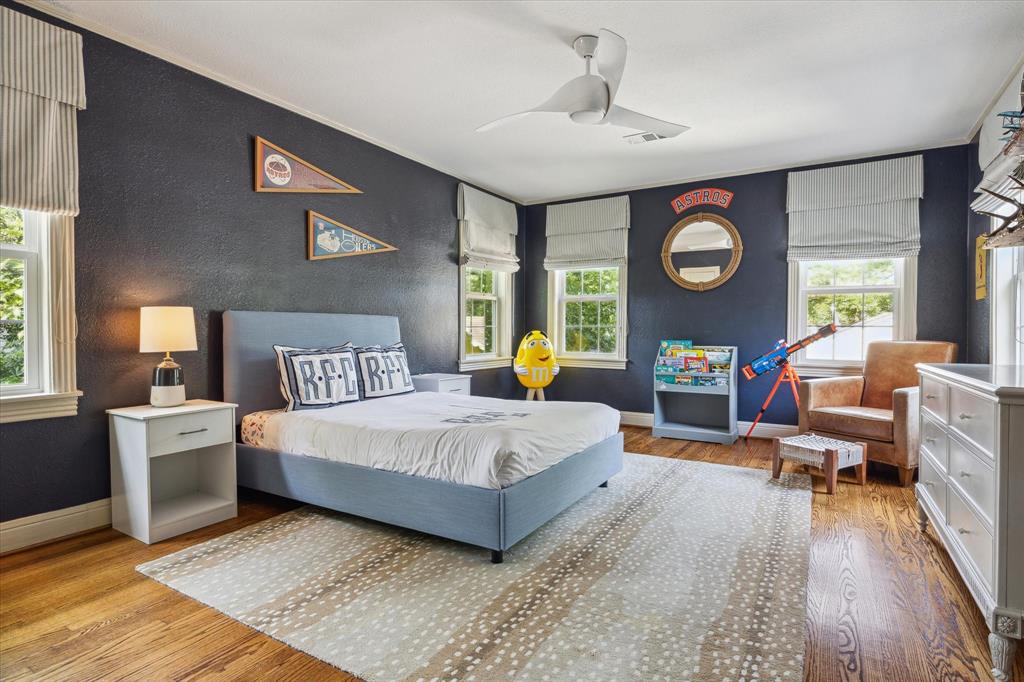 2618 Sunset Boulevard