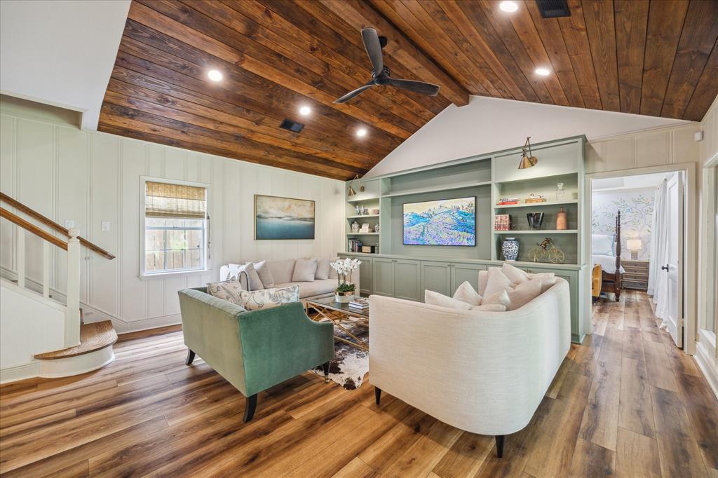 2618 Sunset Boulevard