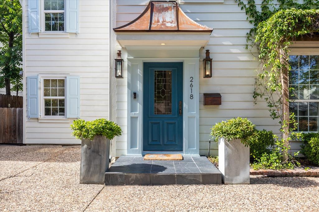 2618 Sunset Boulevard