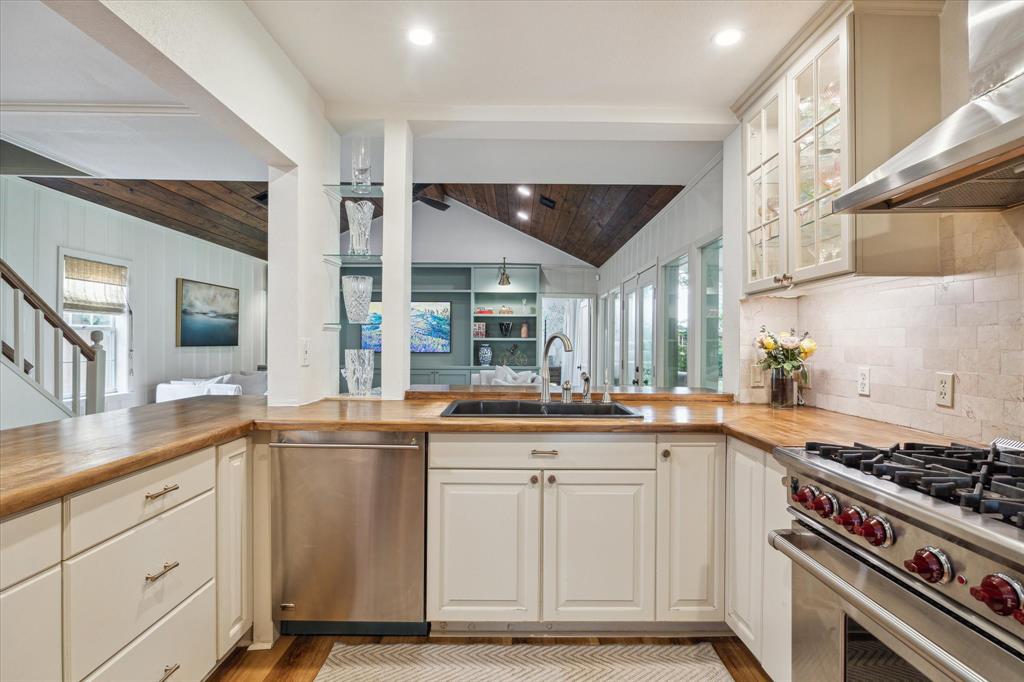 2618 Sunset Boulevard