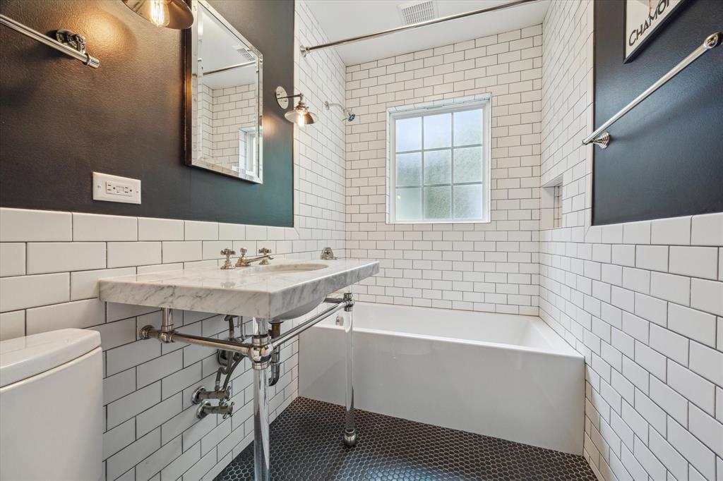 2618 Sunset Boulevard