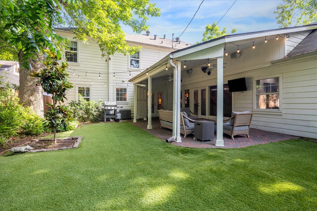 2618 Sunset Boulevard