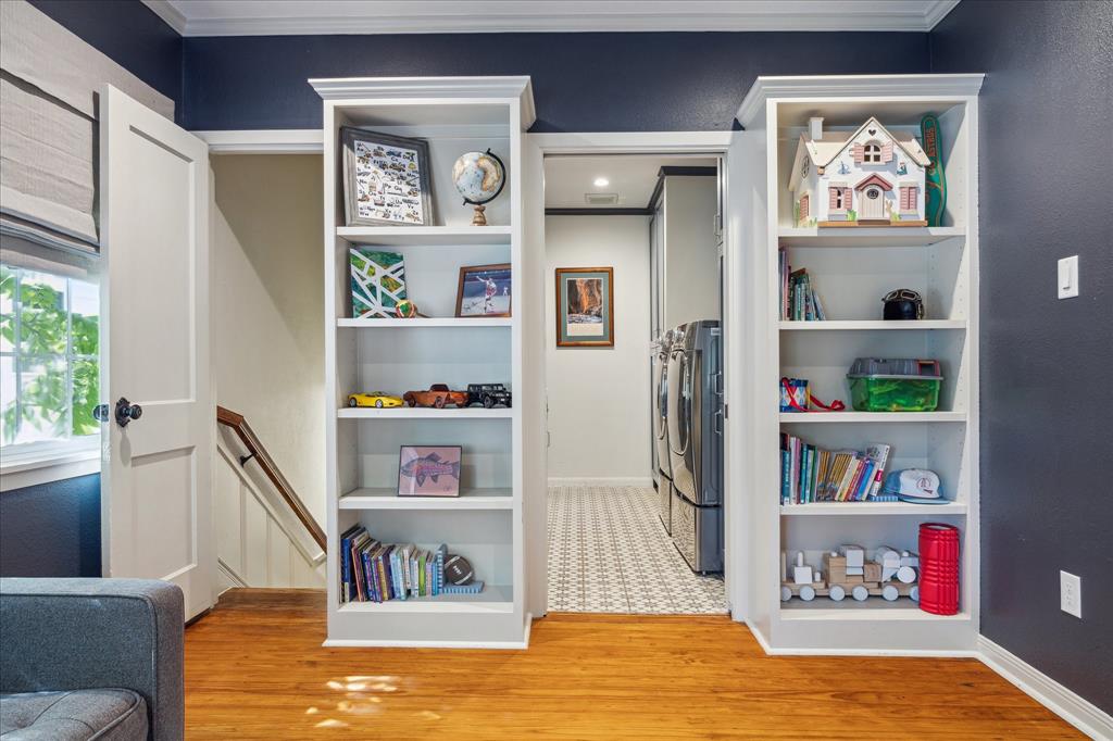 2618 Sunset Boulevard