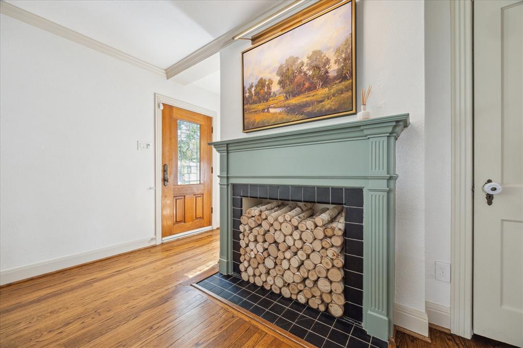 2618 Sunset Boulevard