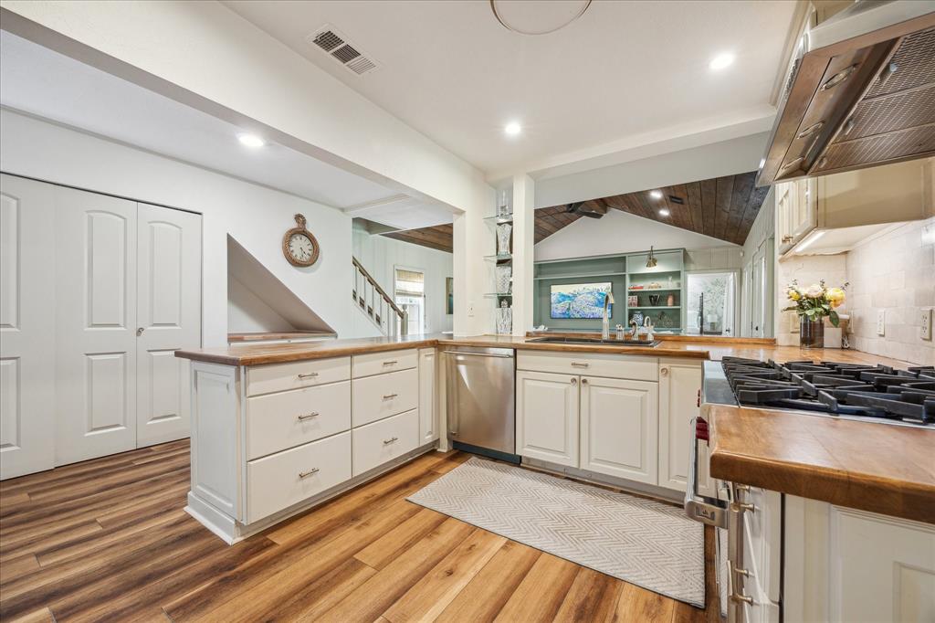 2618 Sunset Boulevard