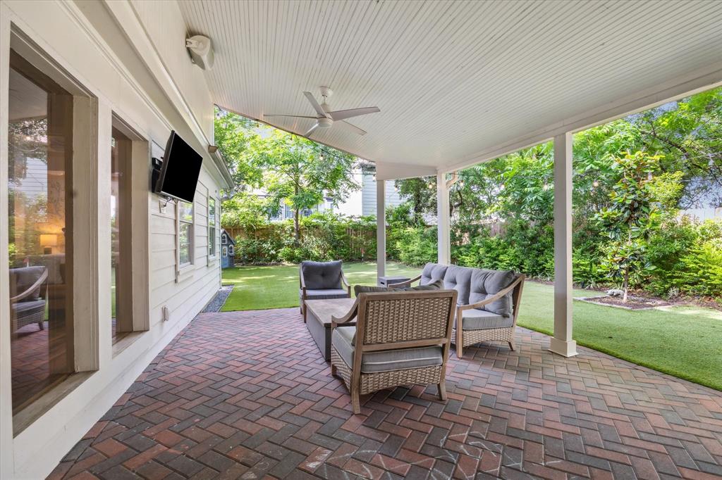 2618 Sunset Boulevard